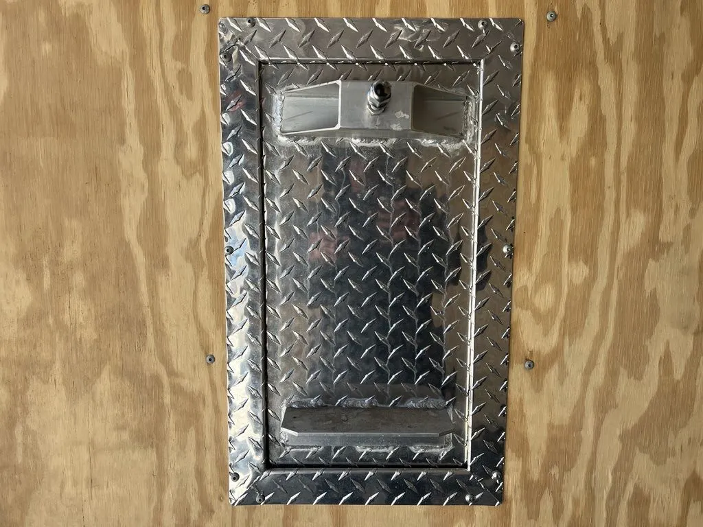 2008 Sno Pro 101×20 Aluminum 4-Place w/Interior Spare Mount, Mats & Guides - Image 8