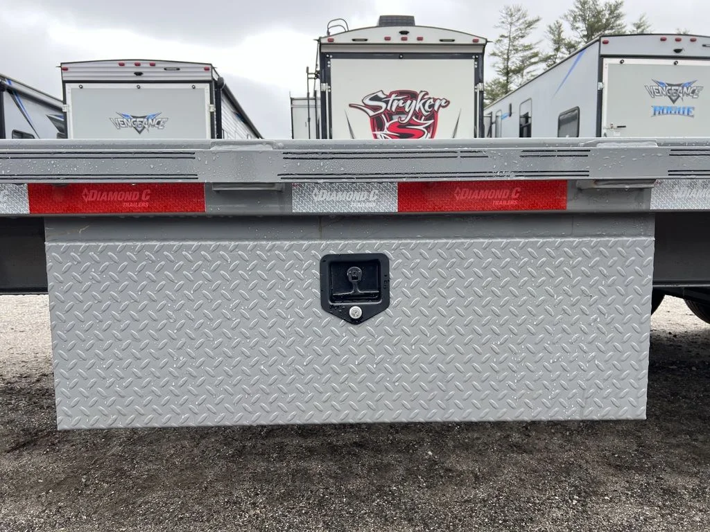 2024 Diamond C 8.5×20 20K Deckover Equipment Trailer w/ 72” Flip-Knee Ramps - Image 8